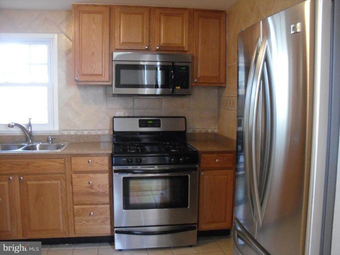 13136 Haddock Road Woodbridge, VA 22193 - Photo 20 of 29 Kitchen