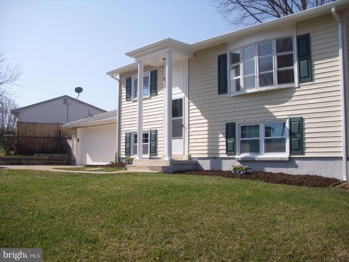 13136 Haddock Road Woodbridge, VA 22193 - Photo 4 of 29 Exterior #3