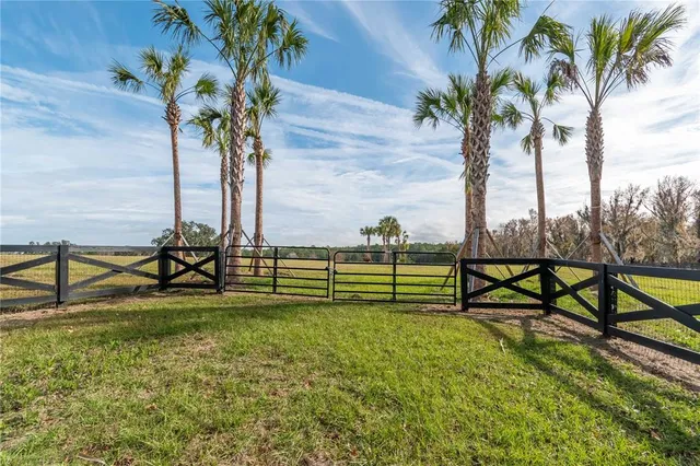 $525,000 | 329 Reddick, Reddick, FL 32686