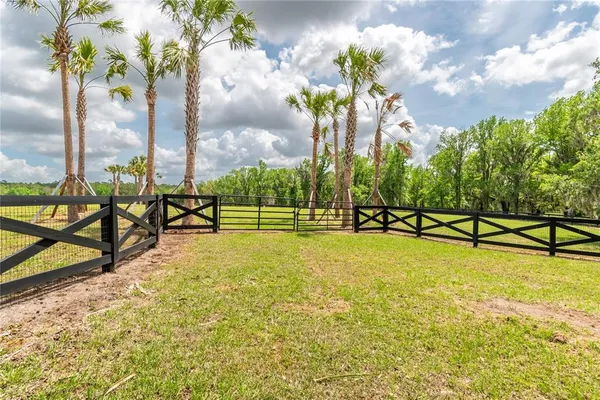 $525,000 | 329 Reddick, Reddick, FL 32686
