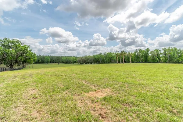 $525,000 | 329 Reddick, Reddick, FL 32686