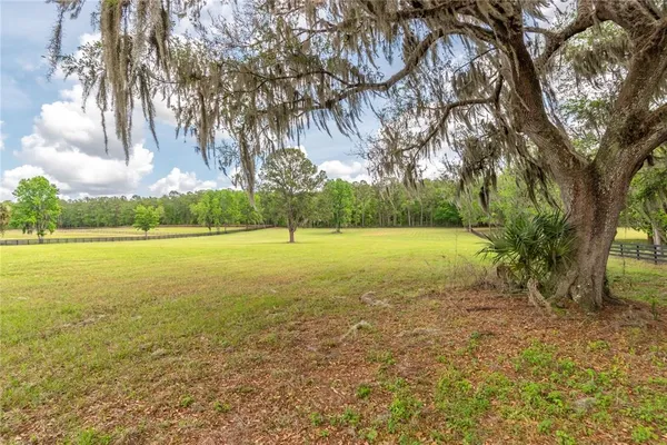 $525,000 | 329 Reddick, Reddick, FL 32686