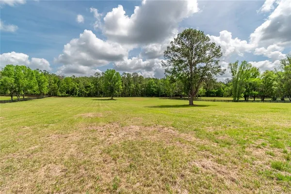 $525,000 | 329 Reddick, Reddick, FL 32686