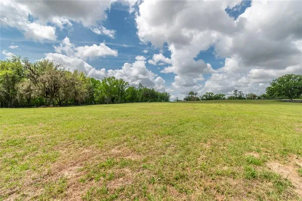 $525,000 | 329 Reddick, Reddick, FL 32686