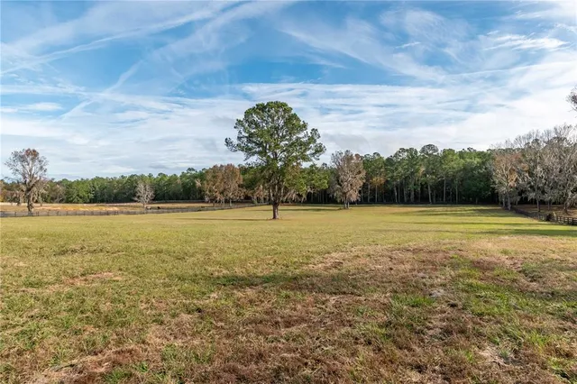 $525,000 | 329 Reddick, Reddick, FL 32686