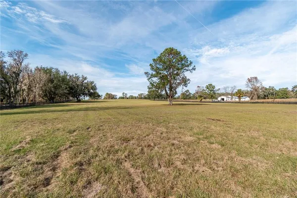 $525,000 | 329 Reddick, Reddick, FL 32686
