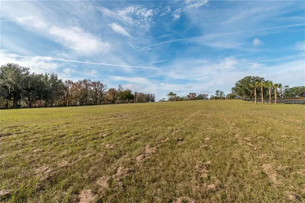 $525,000 | 329 Reddick, Reddick, FL 32686