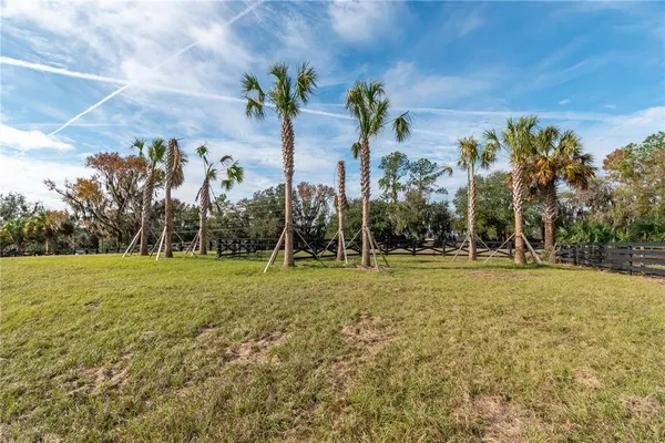 $525,000 | 329 Reddick, Reddick, FL 32686