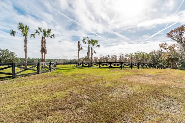 $525,000 | 329 Reddick, Reddick, FL 32686