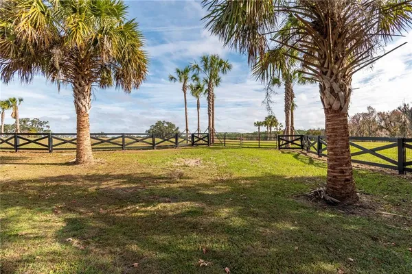 $525,000 | 329 Reddick, Reddick, FL 32686
