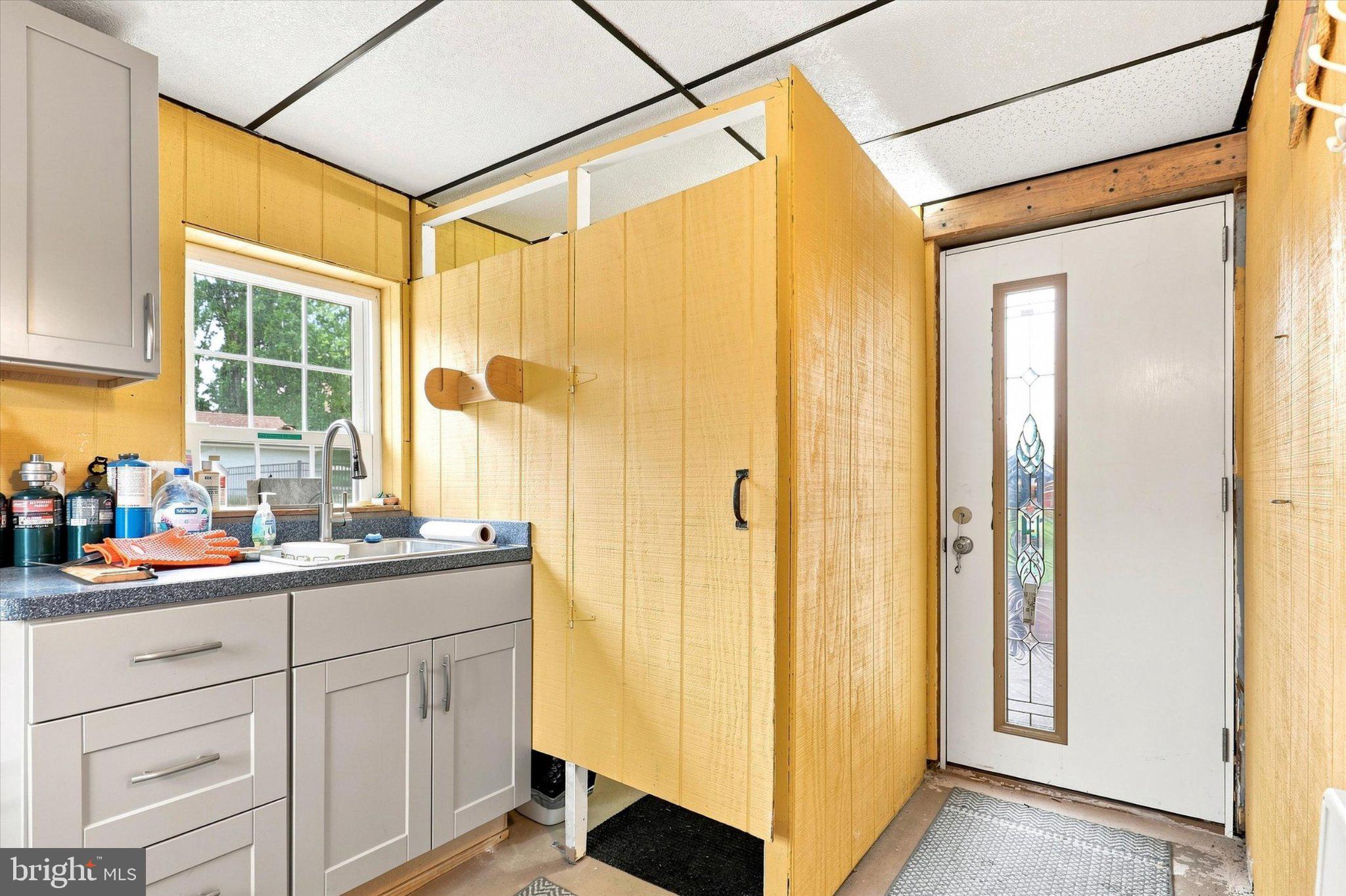 714 Norristown Road Horsham, PA 19044 - Photo 29 of 34 Bathroom in garage