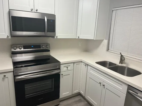 $1,799 | 9461 Evergreen Place, Unit 306, Davie, FL 33324
