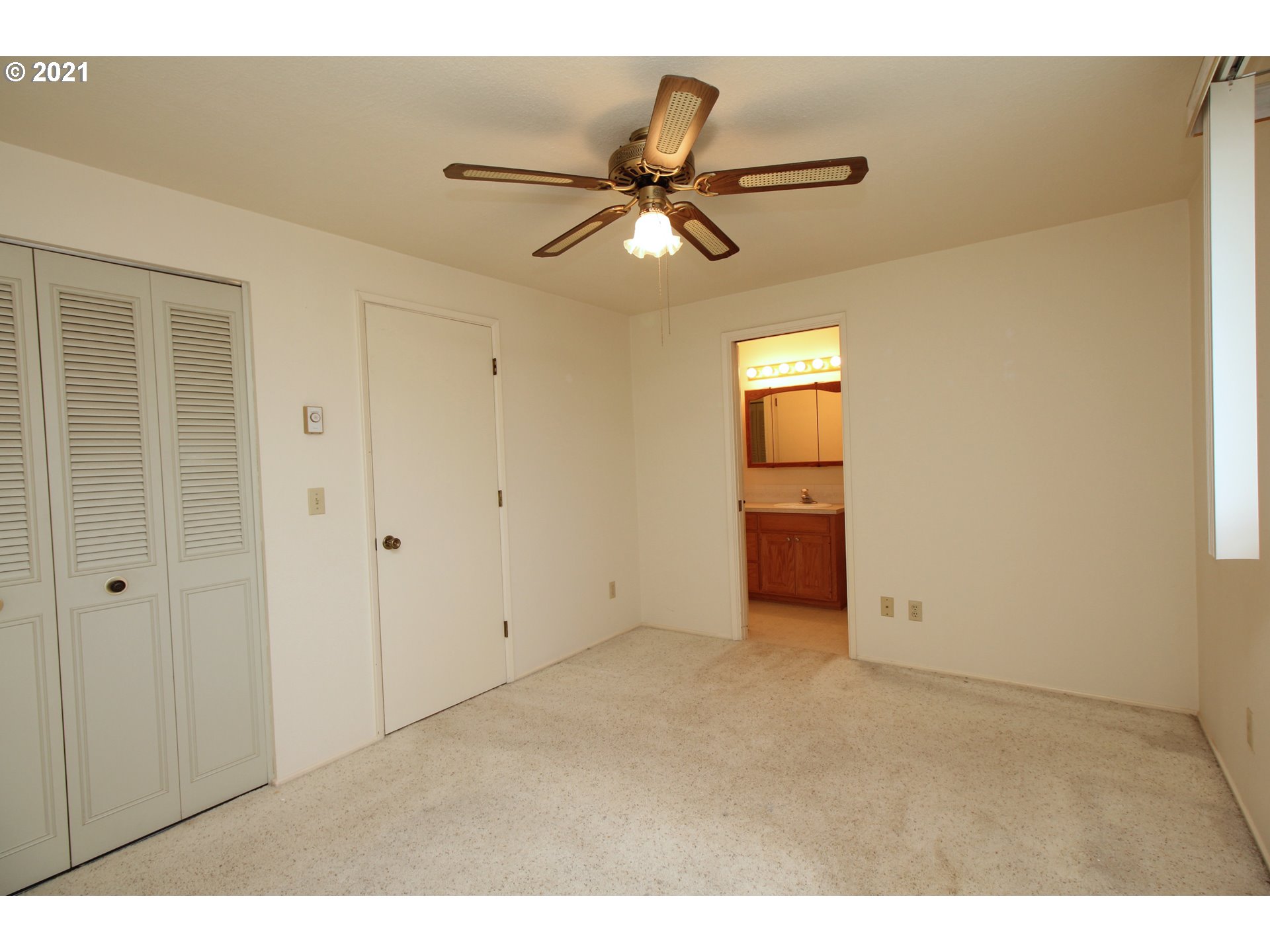 6988 B Street Springfield, OR 97478 - Photo 19 of 31 a view of an empty room