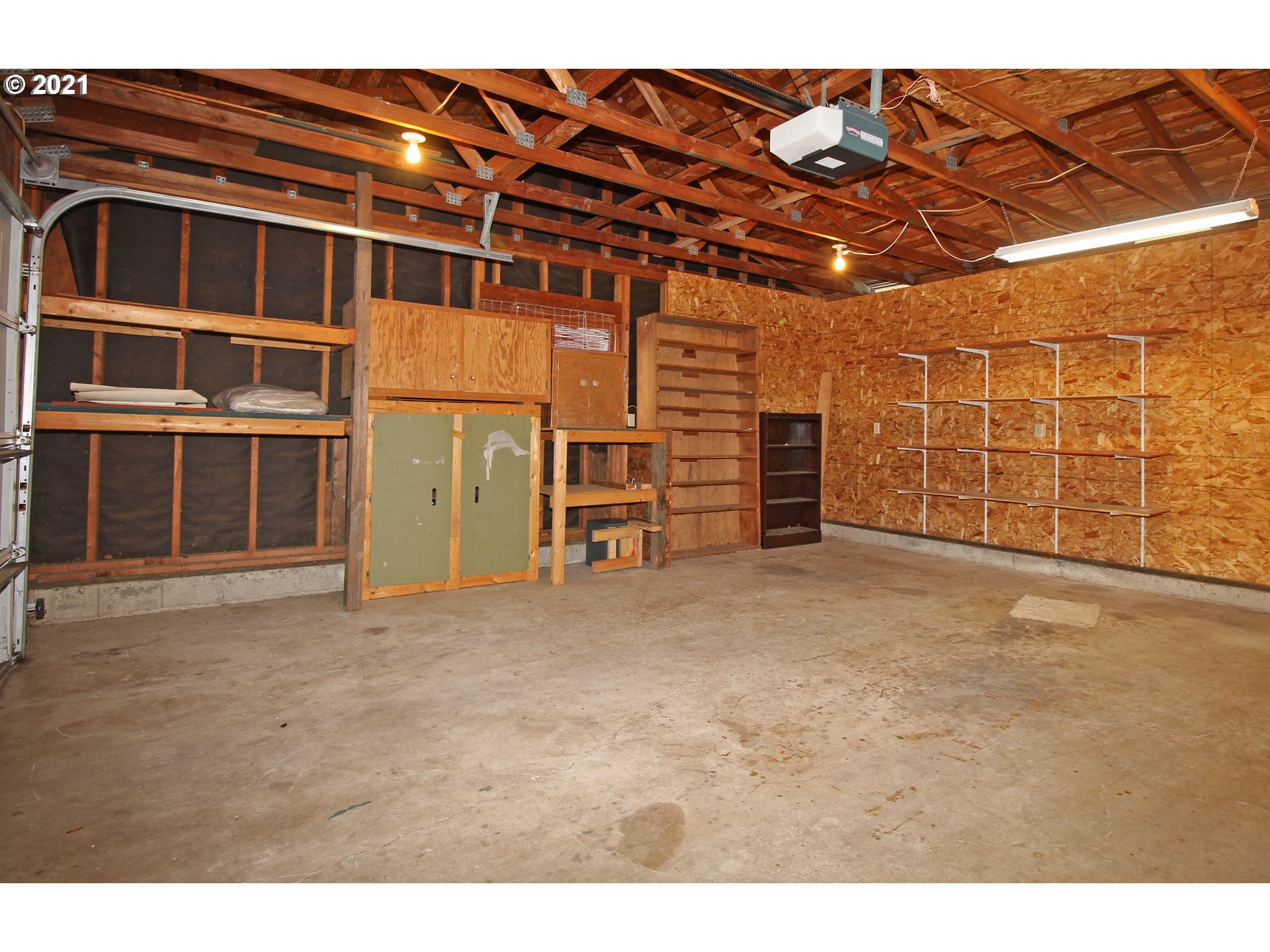 6988 B Street Springfield, OR 97478 - Photo 31 of 31 a view of a room with an empty space