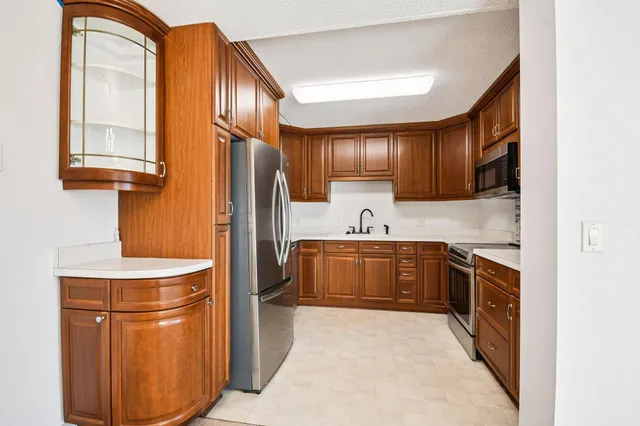 $134,900 | 2601 Kenzie Terrace, Unit 217, St. Anthony, MN 55418