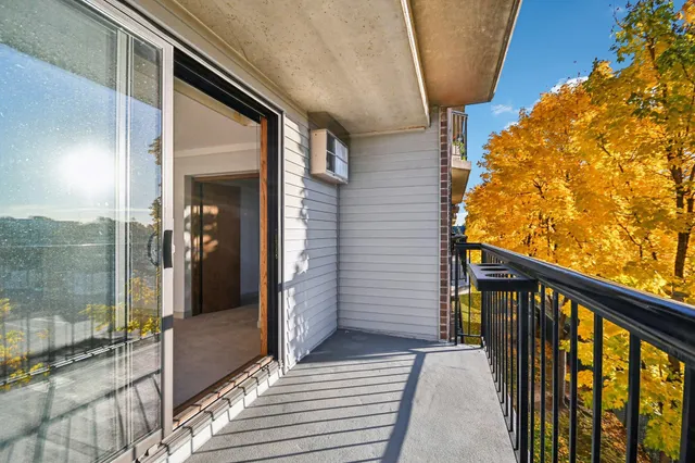 $134,900 | 2601 Kenzie Terrace, Unit 217, St. Anthony, MN 55418