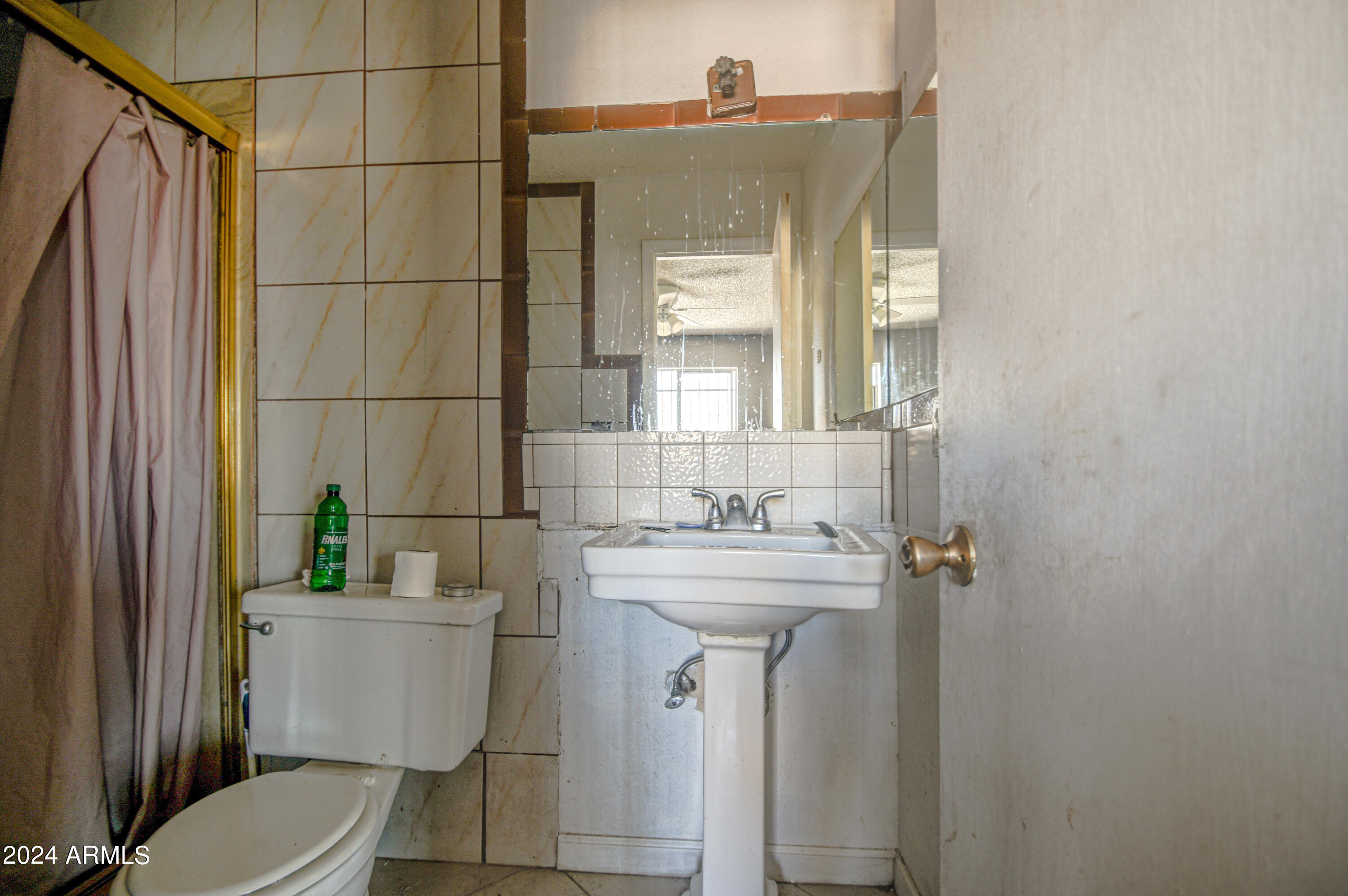 4862 West Almeria Road Phoenix, AZ 85035 - Photo 22 of 36 Primary Bath 1