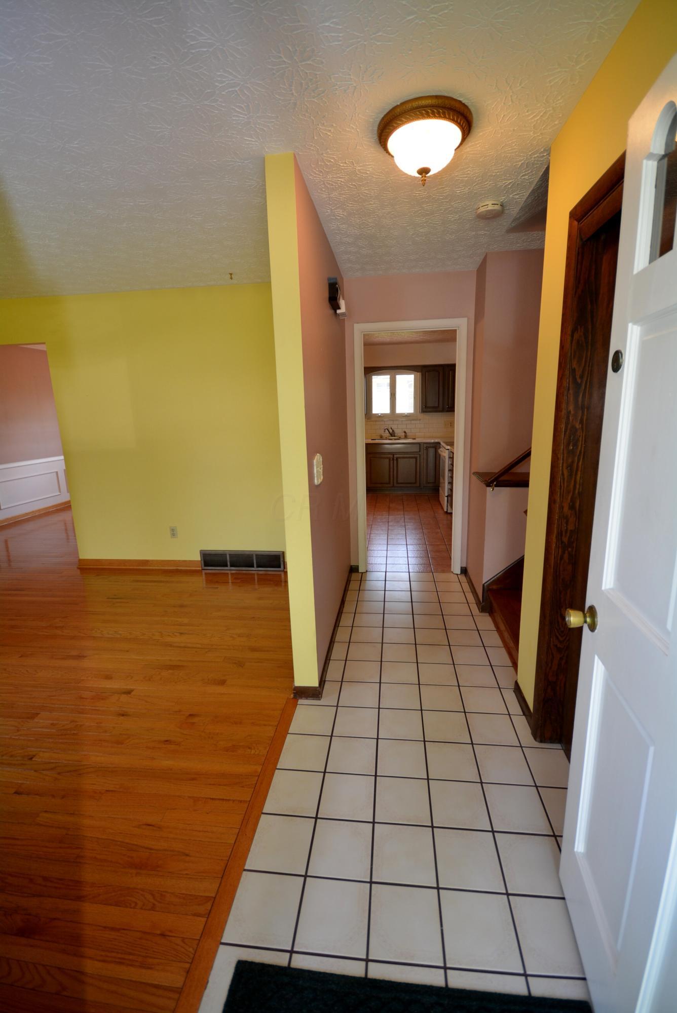 5474 Cedarbush Road Columbus, OH 43229 - Photo 12 of 38 Gallery Image 12