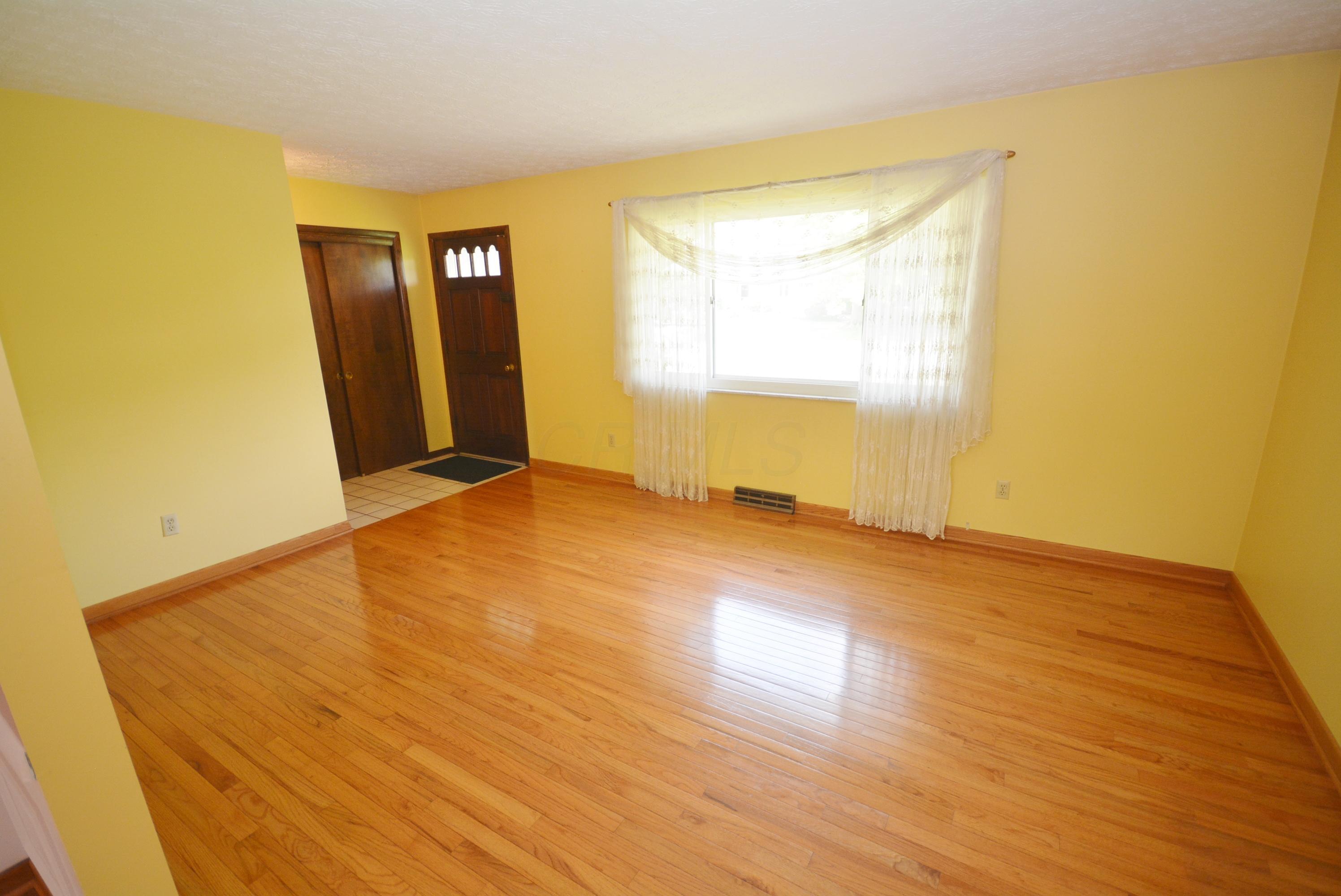 5474 Cedarbush Road Columbus, OH 43229 - Photo 14 of 38 Gallery Image 14