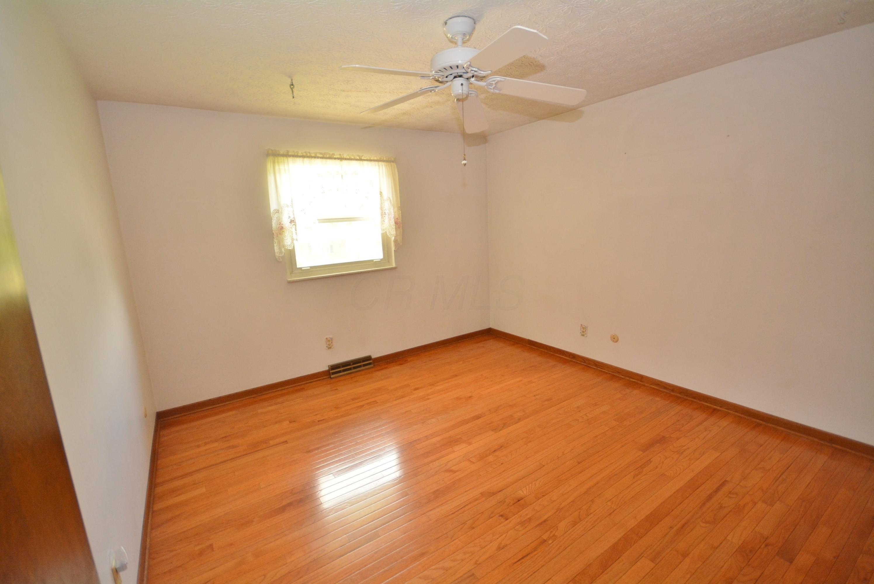 5474 Cedarbush Road Columbus, OH 43229 - Photo 23 of 38 Gallery Image 23