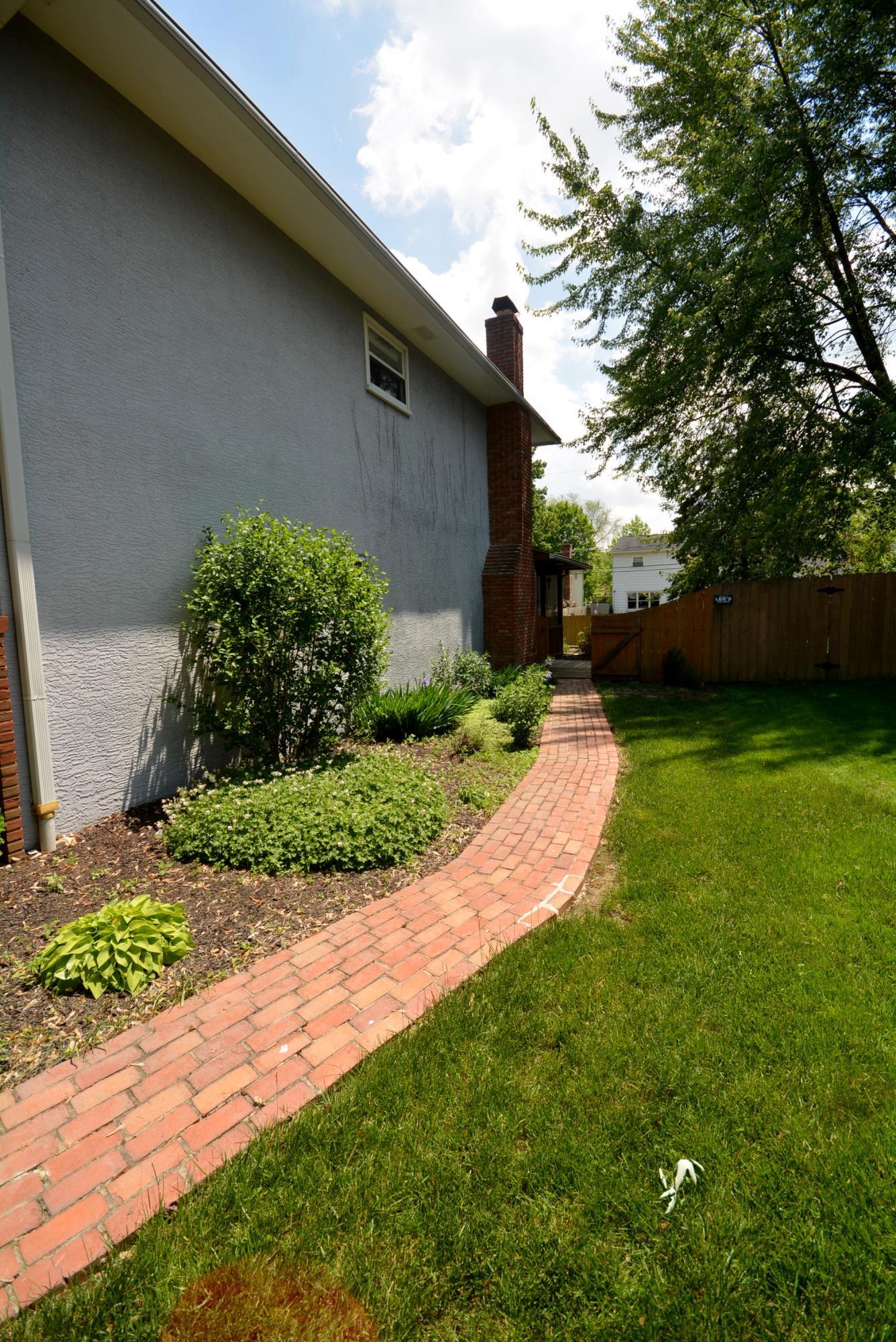 5474 Cedarbush Road Columbus, OH 43229 - Photo 3 of 38 Gallery Image 3