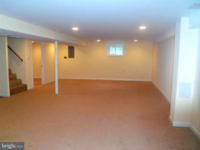 2201 Prichard Road Wheaton, MD 20902 - Photo 11 of 25 Family Room
