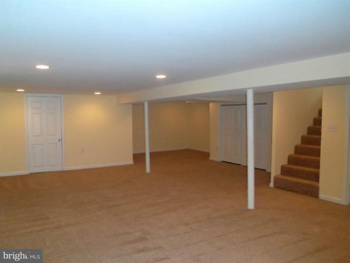 2201 Prichard Road Wheaton, MD 20902 - Photo 18 of 25 Family Room