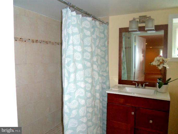 2201 Prichard Road Wheaton, MD 20902 - Photo 8 of 25 Bath