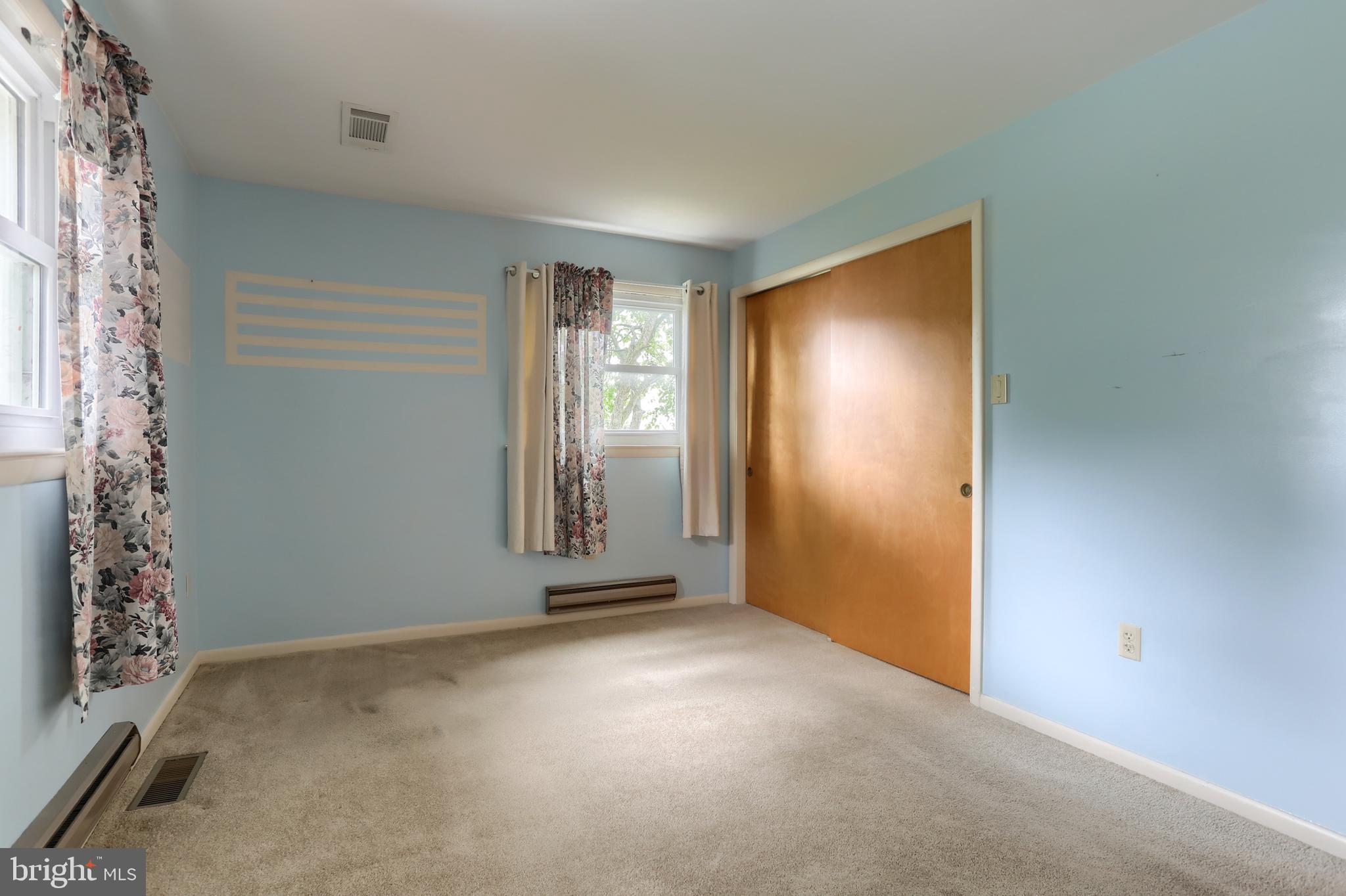 2040 Miller Road East Petersburg, PA 17520 - Photo 41 of 49 an empty room with windows and closet