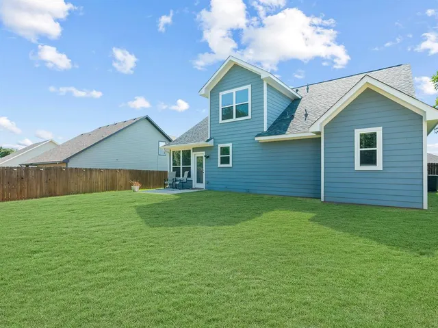 $315,000 | 608 Porcupine Drive, Springtown, TX 76082