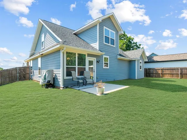 $315,000 | 608 Porcupine Drive, Springtown, TX 76082