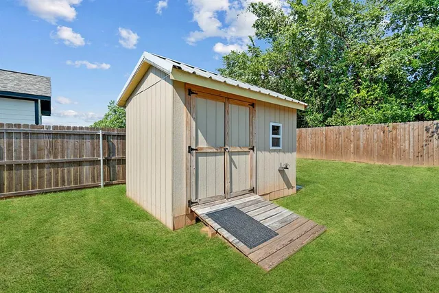 $315,000 | 608 Porcupine Drive, Springtown, TX 76082