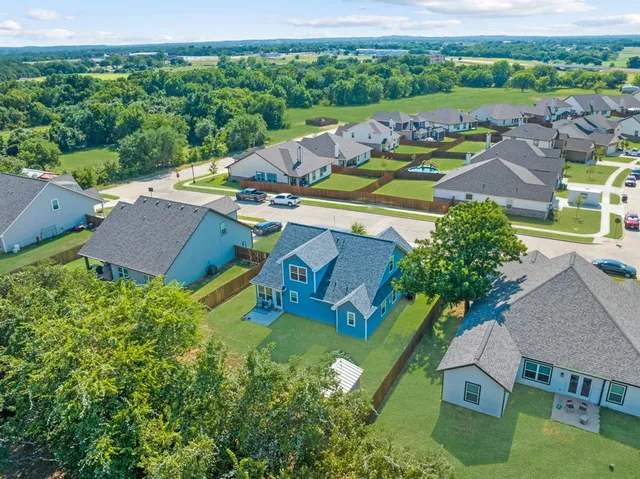 $315,000 | 608 Porcupine Drive, Springtown, TX 76082