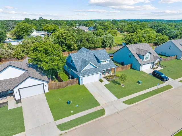 $315,000 | 608 Porcupine Drive, Springtown, TX 76082