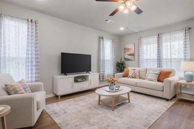 $315,000 | 608 Porcupine Drive, Springtown, TX 76082