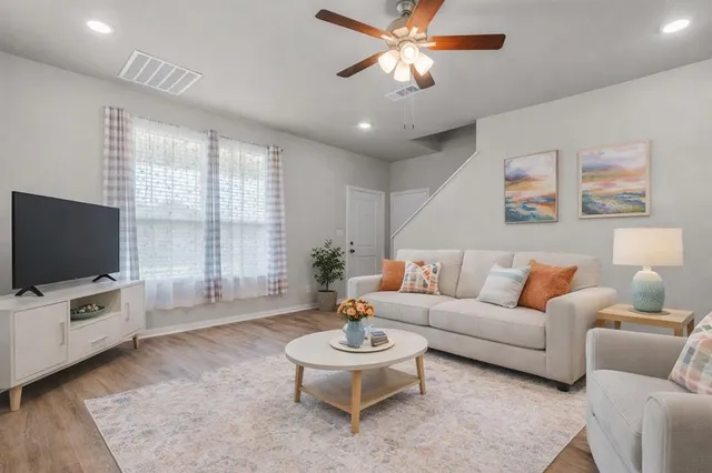 $315,000 | 608 Porcupine Drive, Springtown, TX 76082