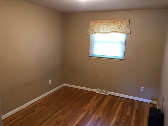 5683 West Ohio Ridge Road Columbus, IN 47201 - Photo 9 of 15 Gallery Image 9