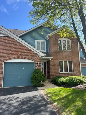 $425,000 | 1663 Courtland Drive, Arlington Heights, IL 60004
