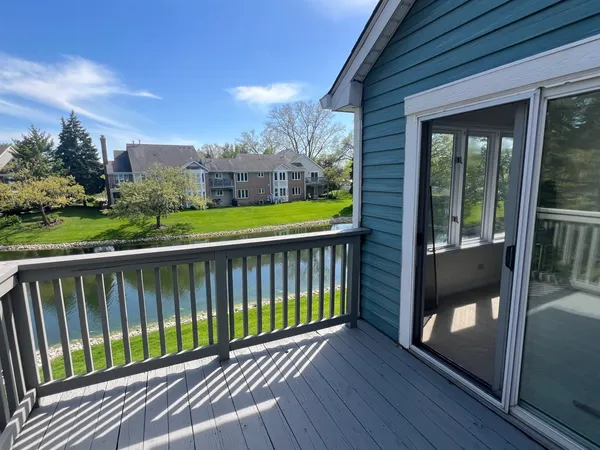 $425,000 | 1663 Courtland Drive, Arlington Heights, IL 60004