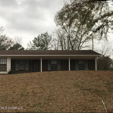 $135,000 | 840 White Circle, Grenada, MS 38901