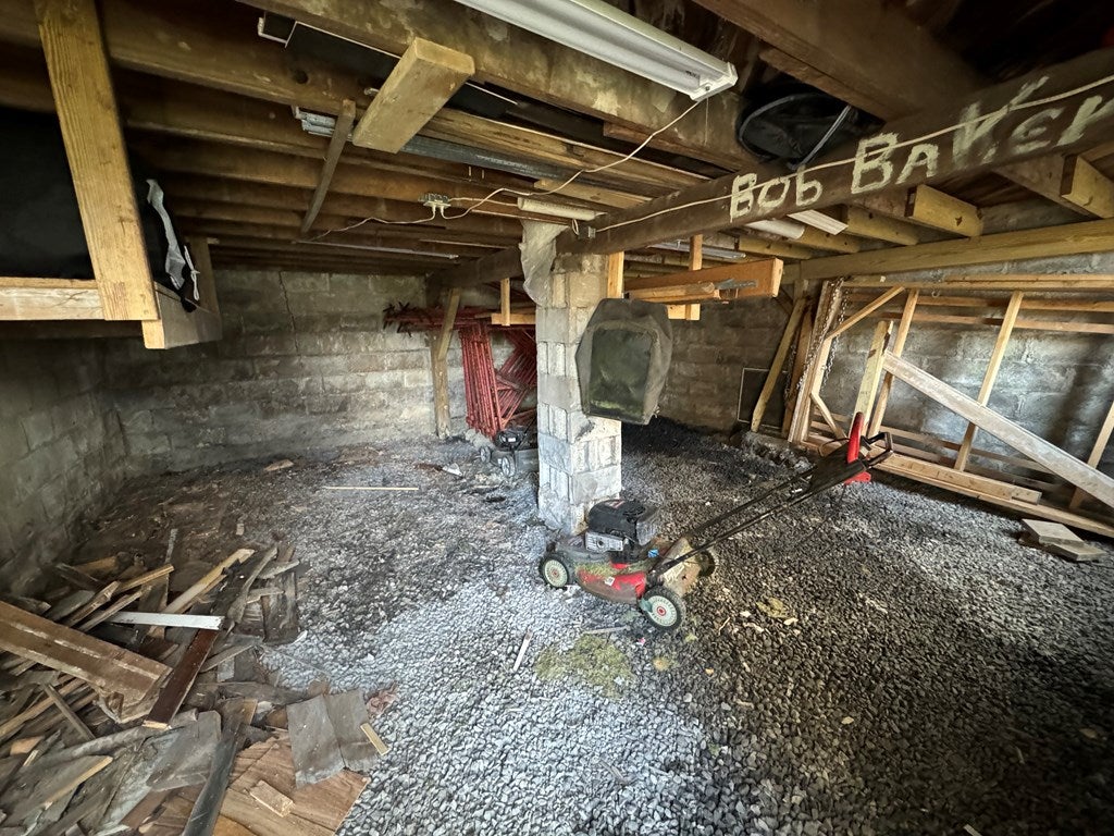 421 Moore Street Huntingdon, PA 16652 - Photo 48 of 53 ground level shed/workshop
