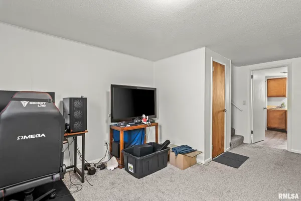 $300,000 | 232 Dickinson Road, Springfield, IL 62704