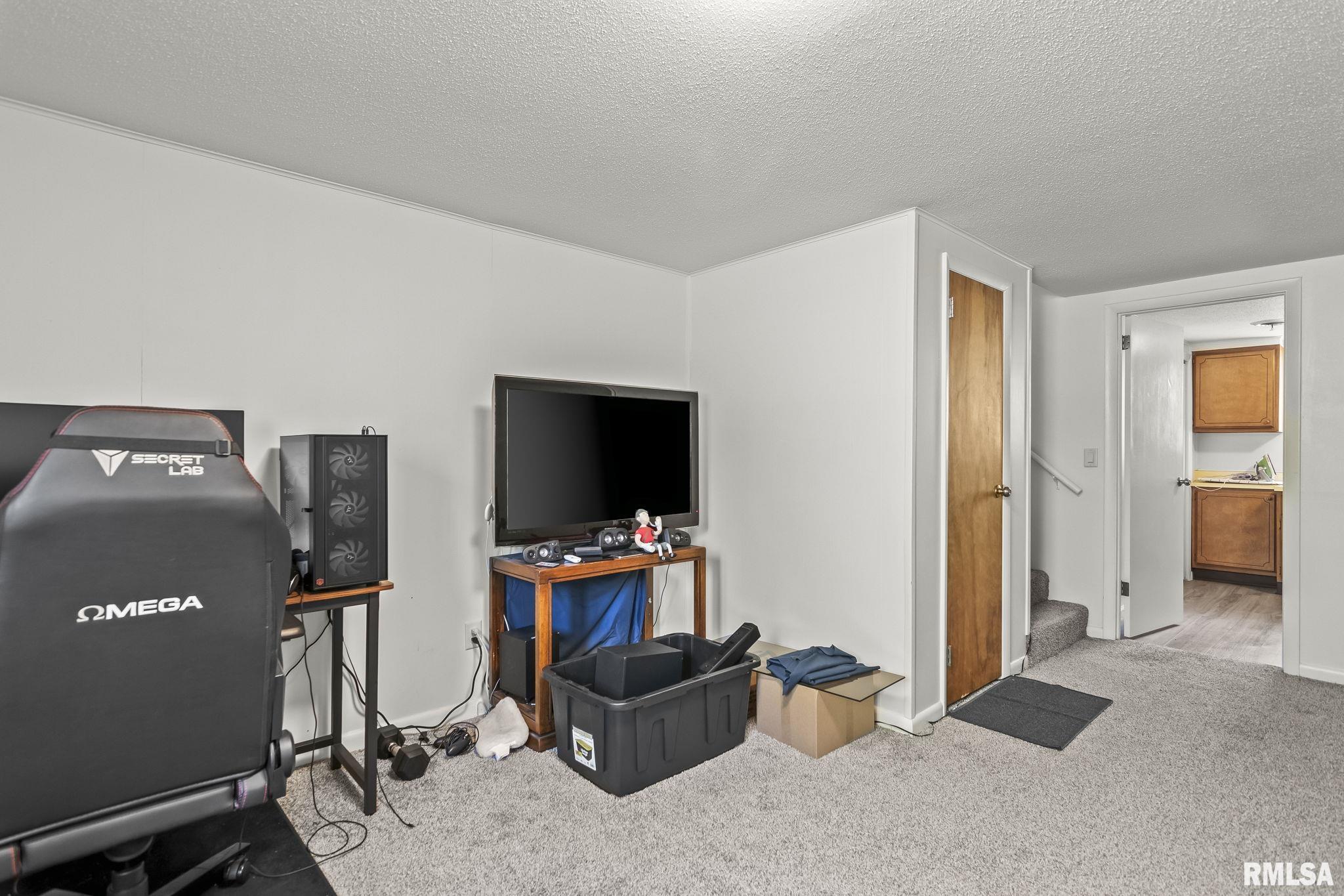 232 Dickinson Road Springfield, IL 62704 - Photo 12 of 39