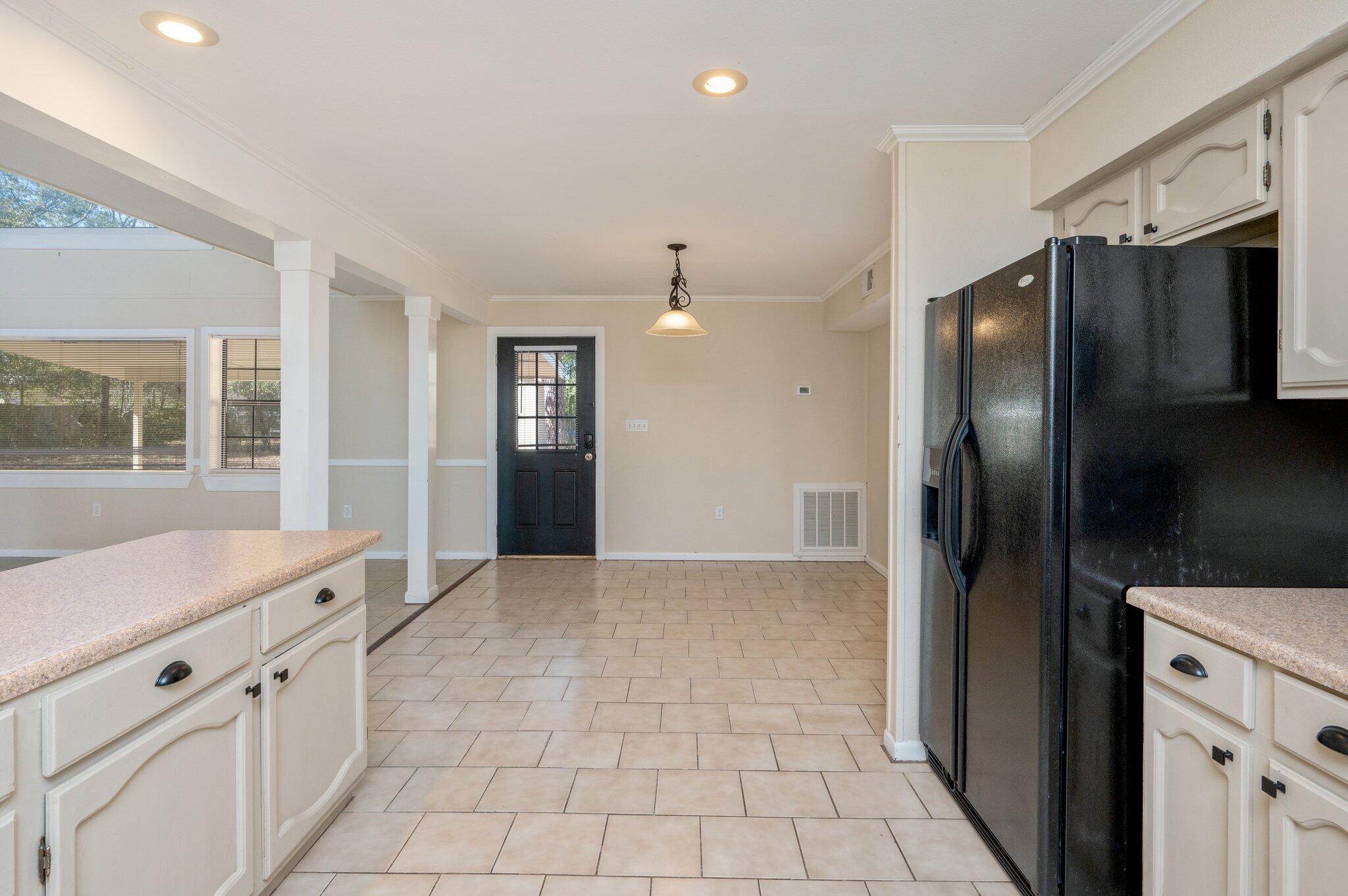 770 Lakeview Drive DeFuniak Springs, FL 32433 - Photo 14 of 33 14-web-or-mls-770 Lakeview Dr-10