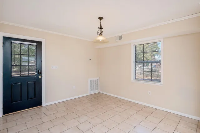 $1,975 | 770 Lakeview Drive, DeFuniak Springs, FL 32433