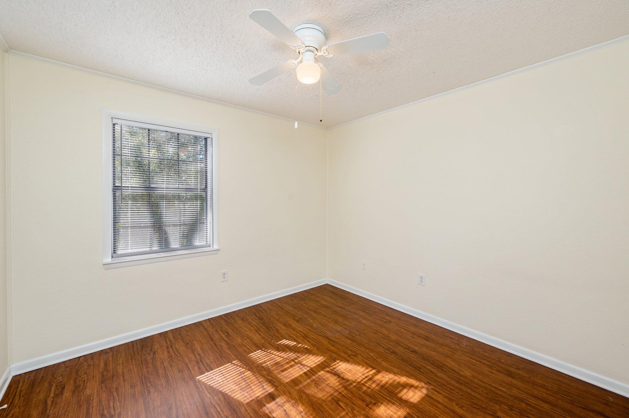 770 Lakeview Drive DeFuniak Springs, FL 32433 - Photo 27 of 33 27-web-or-mls-770 Lakeview Dr-23