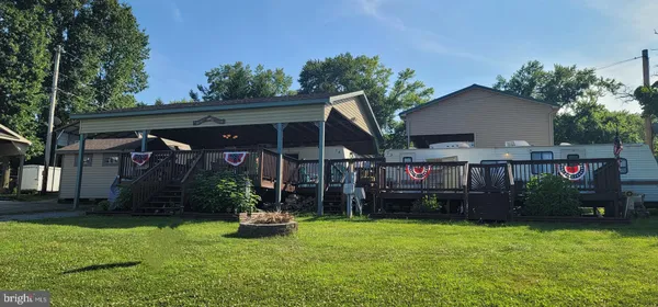 $170,000 | 3 & 4 Boo Boo Boulevard, Falling Waters, WV 25419