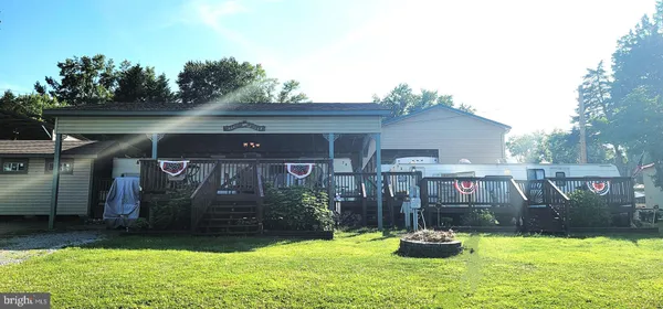 $170,000 | 3 & 4 Boo Boo Boulevard, Falling Waters, WV 25419