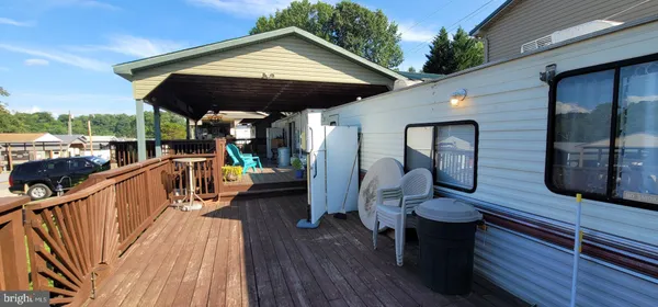 $170,000 | 3 & 4 Boo Boo Boulevard, Falling Waters, WV 25419