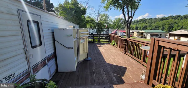 $170,000 | 3 & 4 Boo Boo Boulevard, Falling Waters, WV 25419